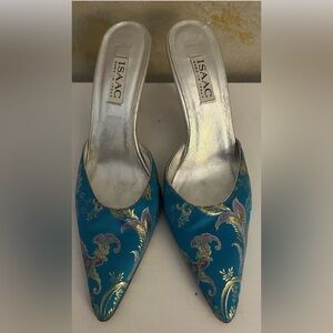 Isaac Mizrahi Teal and Silver slip on heels size 9.5